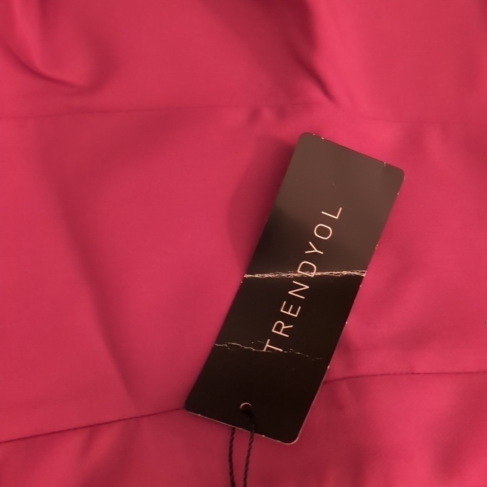 Trendyol Pink Ruffle skirt Size 8 NWTG - Picture 7 of 13
